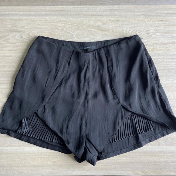 Black Azulu elegant shorts - Picture 1 of 1